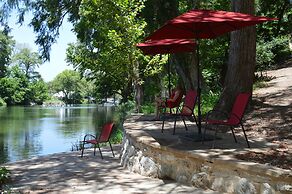 Gruene River Hotel & Retreat