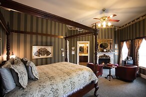 Gruene River Hotel & Retreat