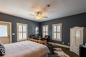 Gruene River Hotel & Retreat