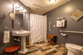 Gruene River Hotel & Retreat