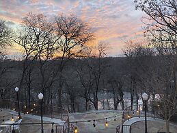 Gruene River Hotel & Retreat