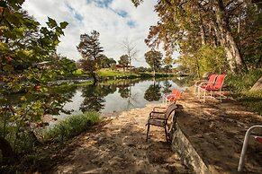 Gruene River Hotel & Retreat