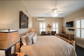 Gruene River Hotel & Retreat