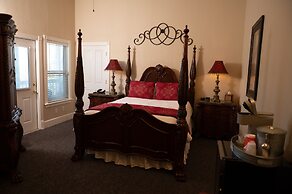 Gruene River Hotel & Retreat