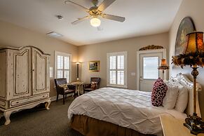 Gruene River Hotel & Retreat