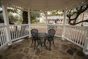 Gruene River Hotel & Retreat