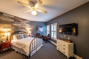 Gruene River Hotel & Retreat