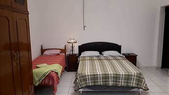 Hostal Residencial Leones de Castilla