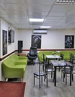 Neve Midbar Motel