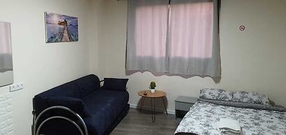 Neve Midbar Motel