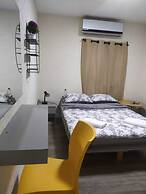 Neve Midbar Motel