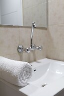 Neve Midbar Motel