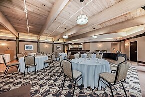 Jasper Inn & Suites by INNhotels