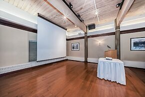 Jasper Inn & Suites by INNhotels