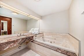 Jasper Inn & Suites by INNhotels