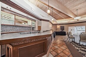 Jasper Inn & Suites by INNhotels