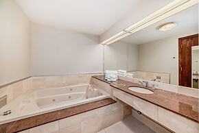 Jasper Inn & Suites by INNhotels