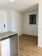 Staying Places - The Avenue