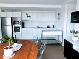 Staying Places - The Avenue