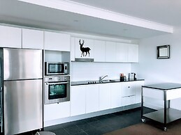 Staying Places - The Avenue