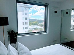 Staying Places - The Avenue