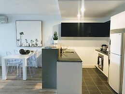 Staying Places - The Avenue