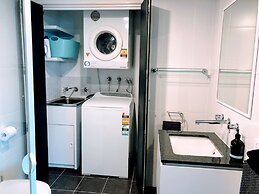 Staying Places - The Avenue