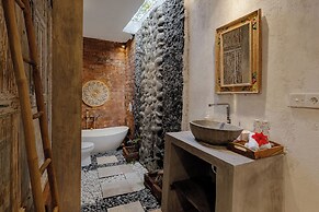 Pratiwi Ubud Villa