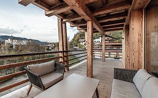 Presulis Hideaway Apartments & Restaurant