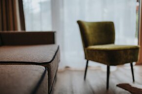 Presulis Hideaway Apartments & Restaurant