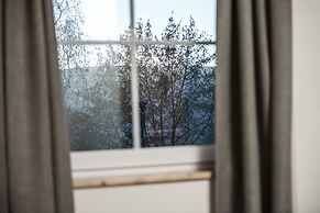 Presulis Hideaway Apartments & Restaurant