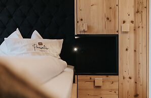 Presulis Hideaway Apartments & Restaurant