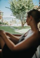 Presulis Hideaway Apartments & Restaurant