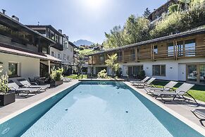 Presulis Hideaway Apartments & Restaurant