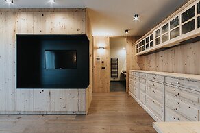 Presulis Hideaway Apartments & Restaurant