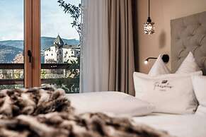 Presulis Hideaway Apartments & Restaurant