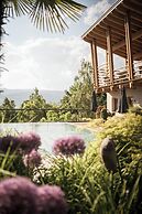 Presulis Hideaway Apartments & Restaurant