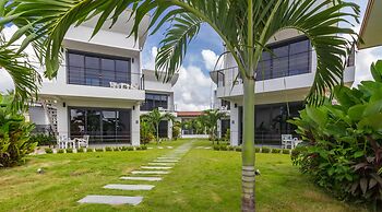 La Plage Resort & Beach Club