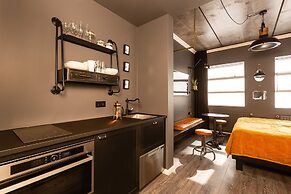 R13 - A Townhouse Hotel