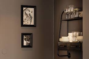 R13 - A Townhouse Hotel