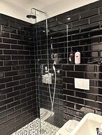 R13 - A Townhouse Hotel