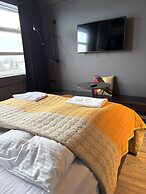 R13 - A Townhouse Hotel