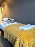 R13 - A Townhouse Hotel