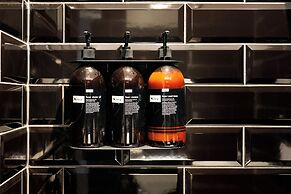 R13 - A Townhouse Hotel