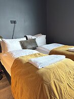 R13 - A Townhouse Hotel