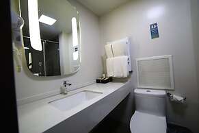 ibis Weihai Oriental New Ground  Hotel