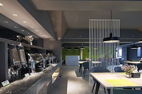 Ibis Styles Hotel Nanjing South Railway Station North Square