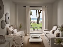 The Bay Hotel & Suites