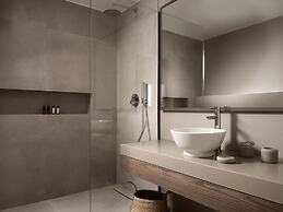 The Bay Hotel & Suites