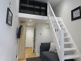 22 43 Clanricarde Gardens Studio